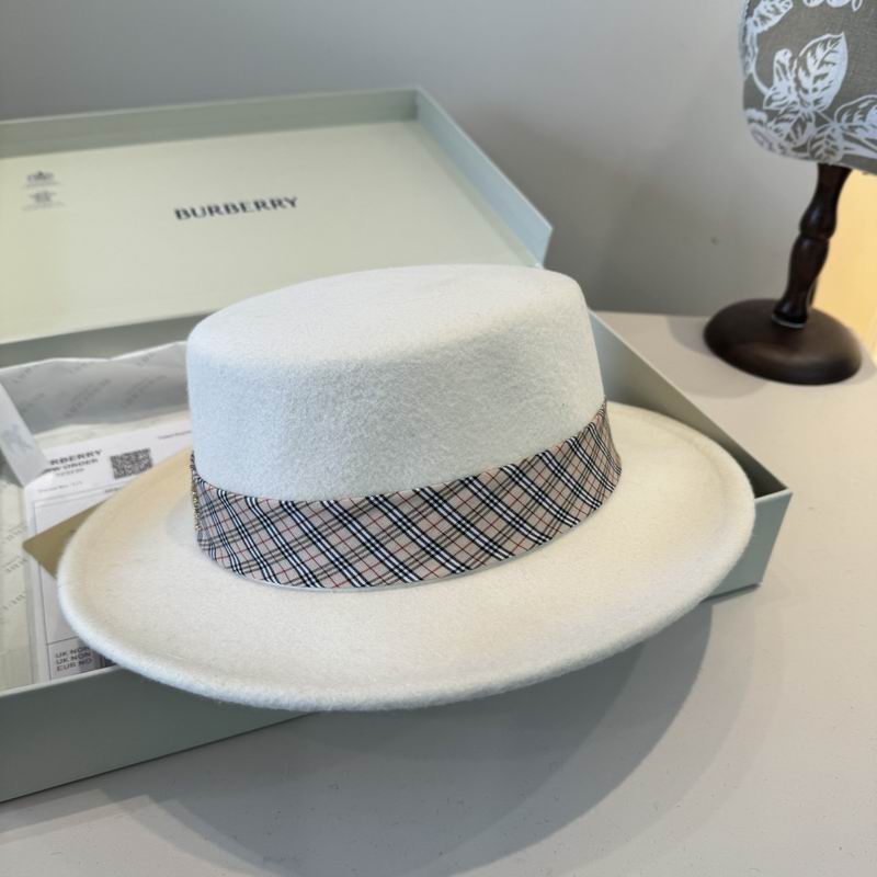 Burberry top hat (212)
