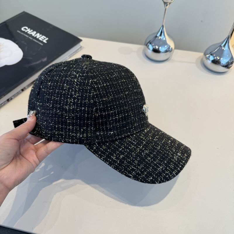 Chanel cap (522)