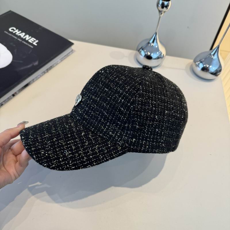 Chanel cap (523)