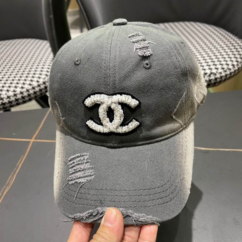 Chanel cap (592)