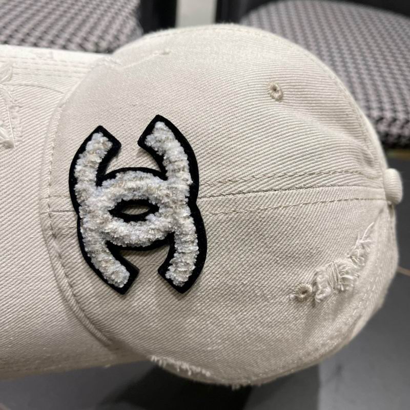 Chanel cap (601)