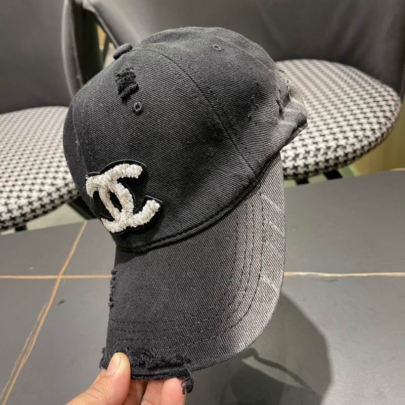 Chanel cap (610)