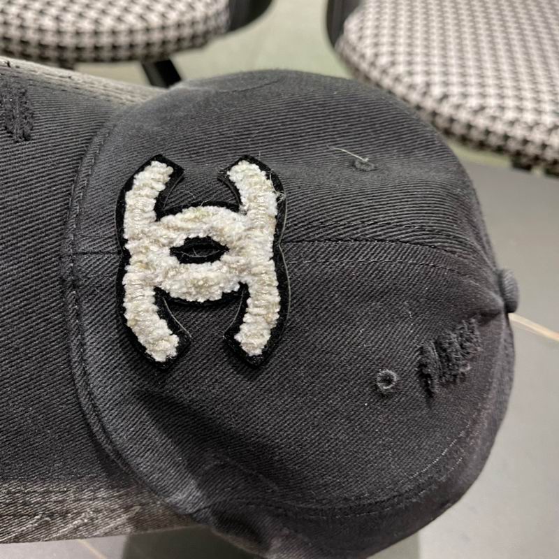 Chanel cap (611)