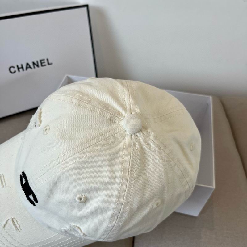 Chanel cap (823)