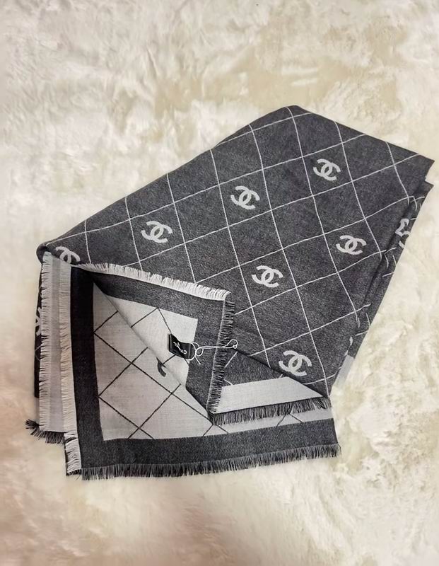 Chanel scarf 140X140cm E28 (2)