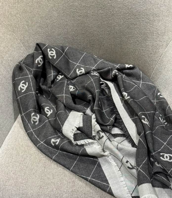 Chanel scarf 140X140cm E28 (3)