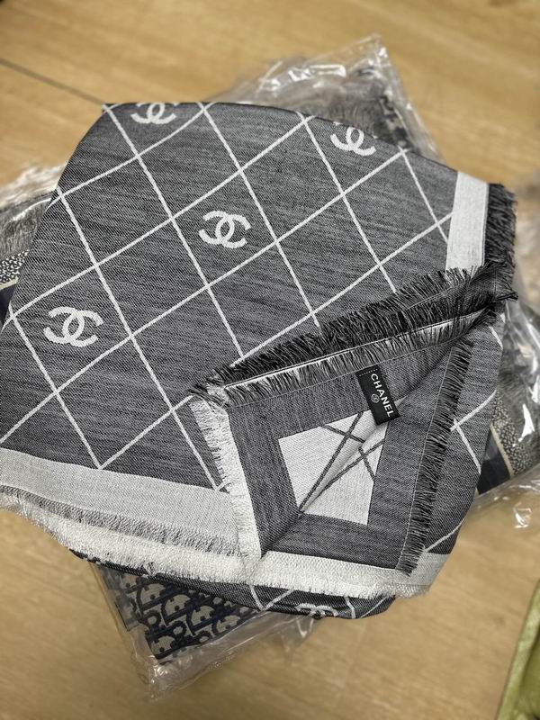 Chanel scarf 140X140cm E28 (4)