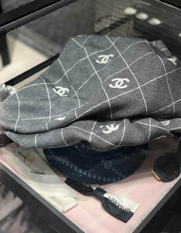 Chanel scarf 140X140cm E28 (5)