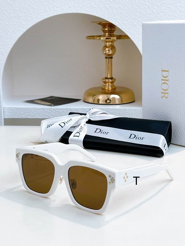 Dior DIAMOND 55 18-145 a03