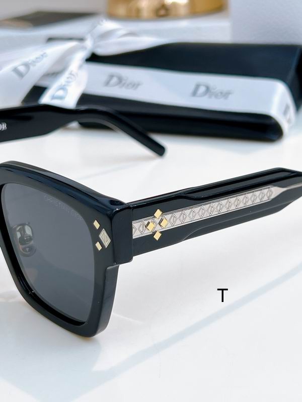Dior DIAMOND 55 18-145 a04