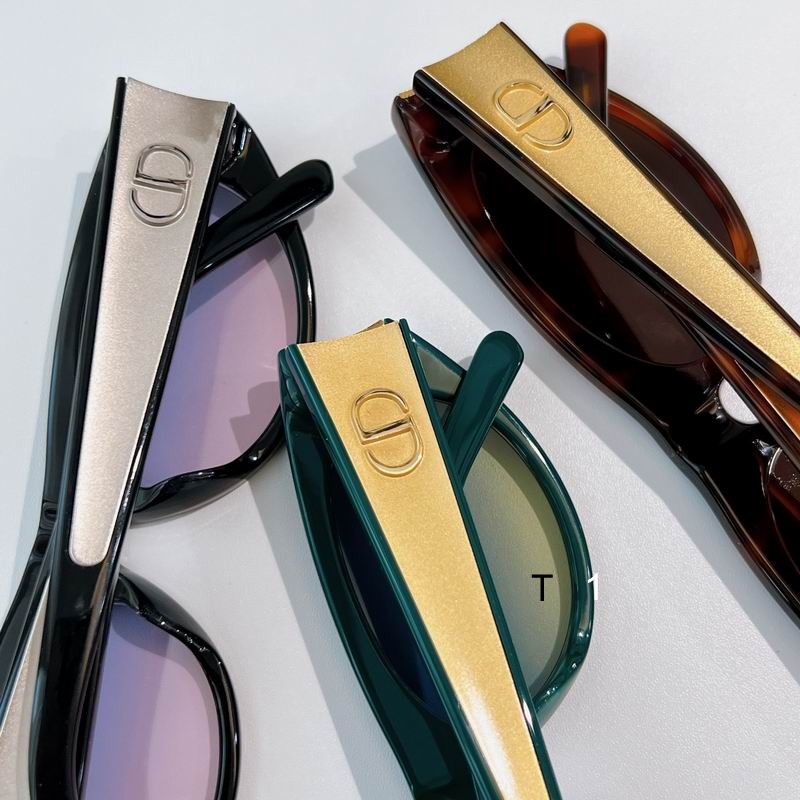 Dior Glow 56 18-140 a08