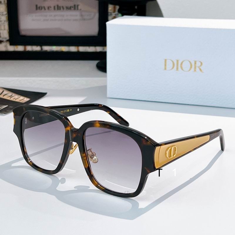 Dior Glow S2F 55 17-140 A02
