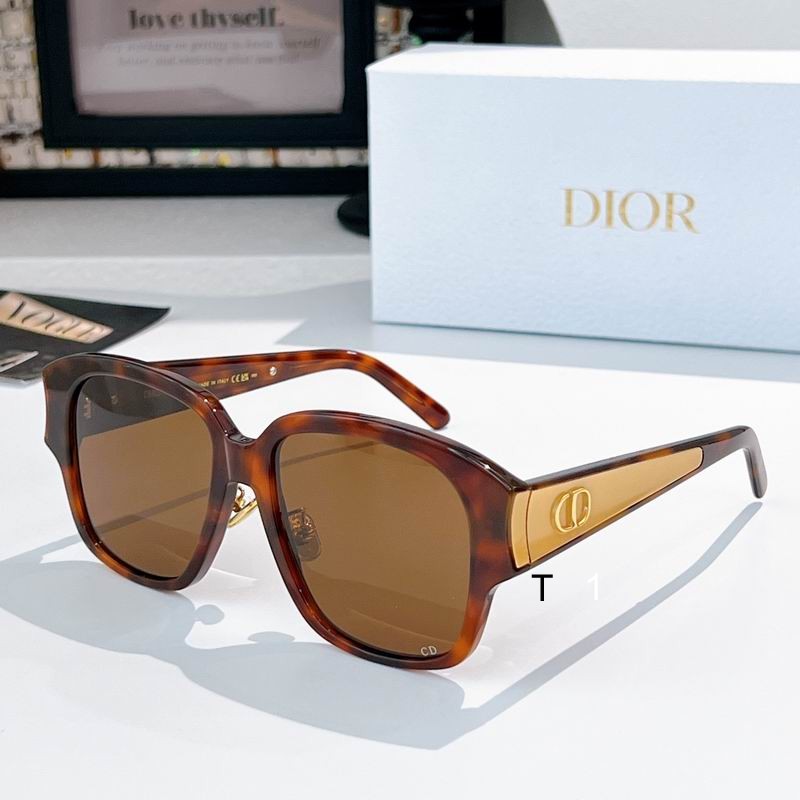 Dior Glow S2F 55 17-140 A04