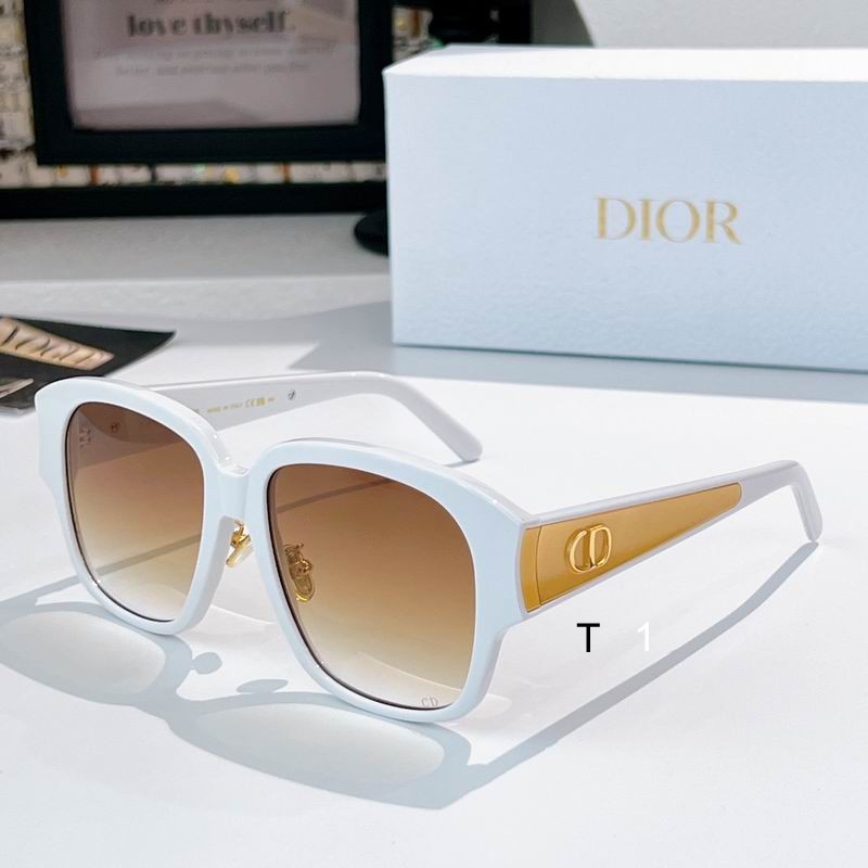 Dior Glow S2F 55 17-140 A05