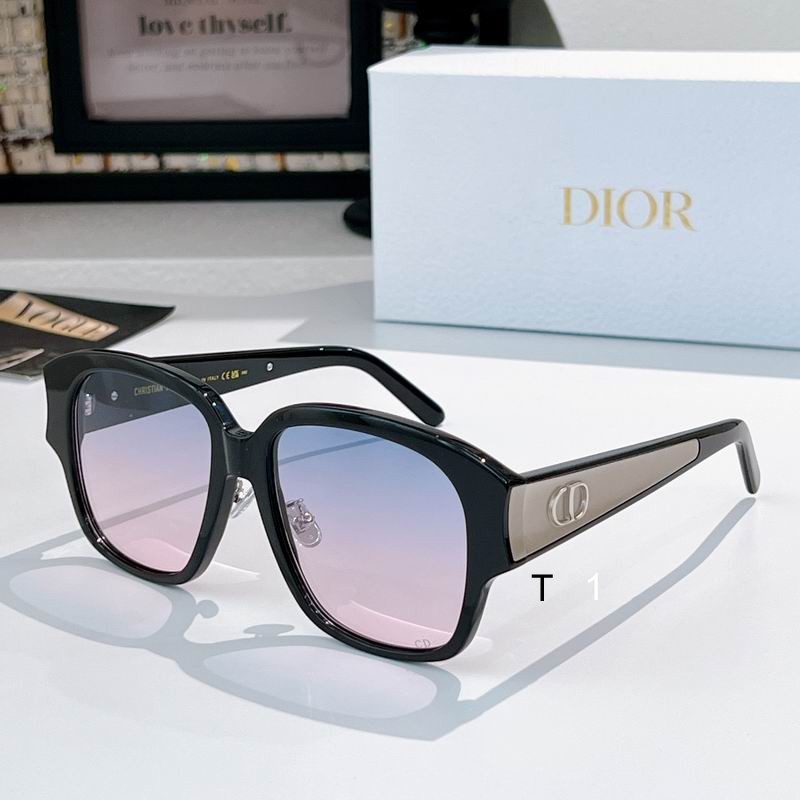 Dior Glow S2F 55 17-140 A06