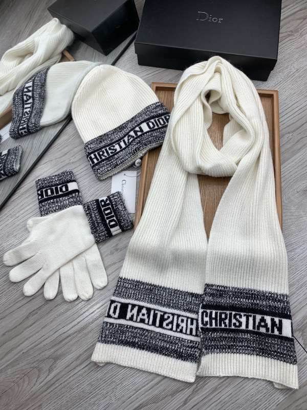 Dior Scarf Hat gloves hm (14)