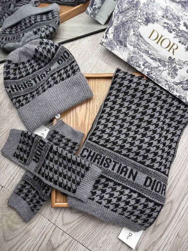 Dior Scarf Hat gloves hm (2)