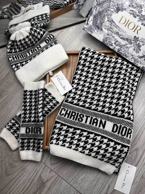 Dior Scarf Hat gloves hm (6)
