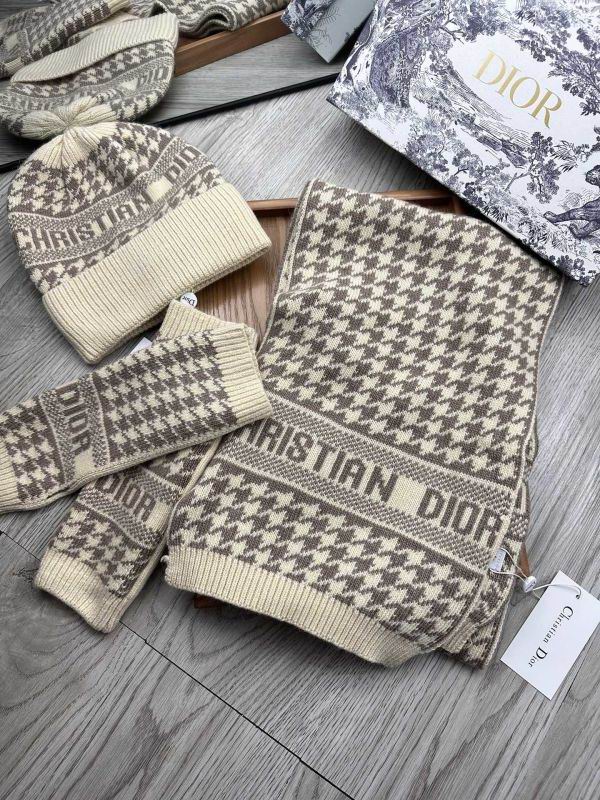 Dior Scarf Hat gloves hm (8)
