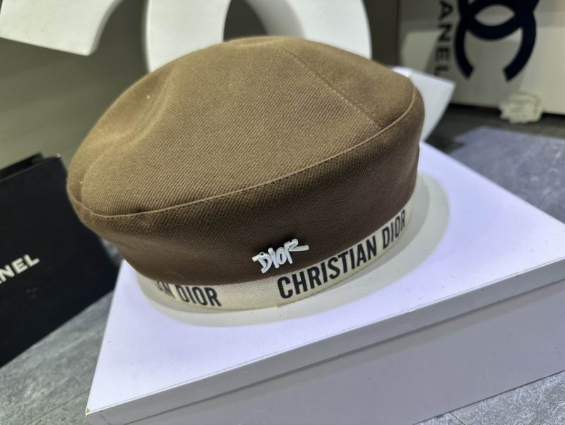 Dior beret dx (230)