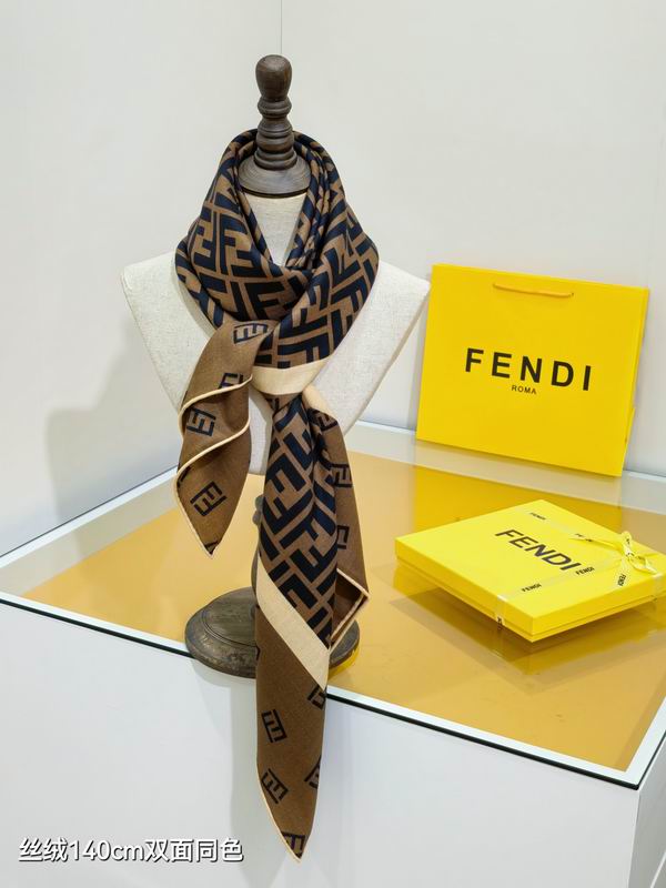 Fendi Scarf 140X140cm 70%羊绒 30%真丝 E14 (1)