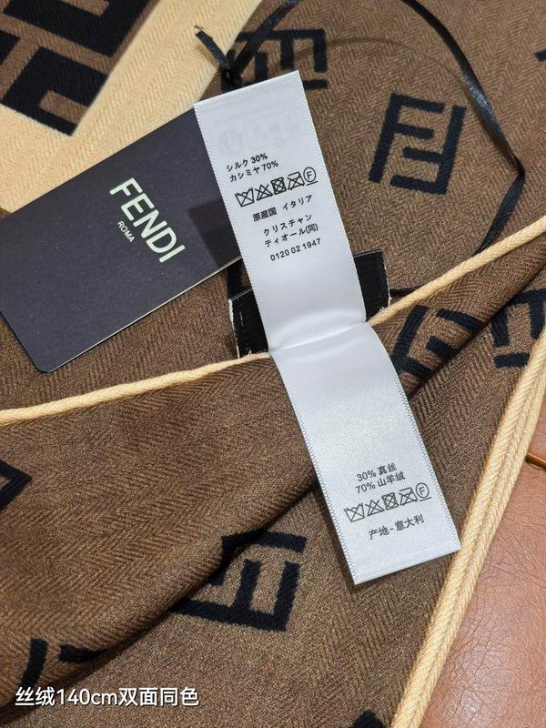 Fendi Scarf 140X140cm 70%羊绒 30%真丝 E14 (3)