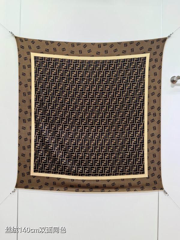 Fendi Scarf 140X140cm 70%羊绒 30%真丝 E14 (8)