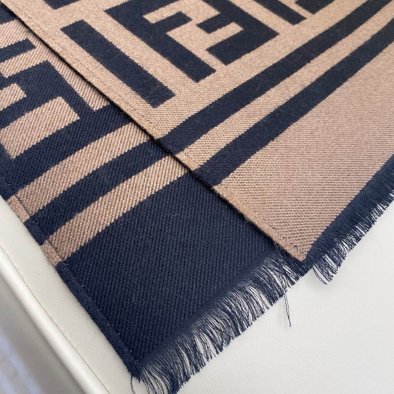 Fendi Scarf 35X180cm 95%羊毛5%蚕丝 E03 (1)