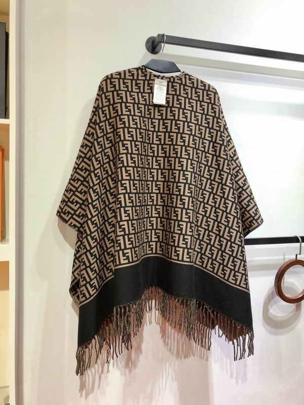 Fendi cloak 145X155cm 51%羊毛49%羊绒 E16 (6)