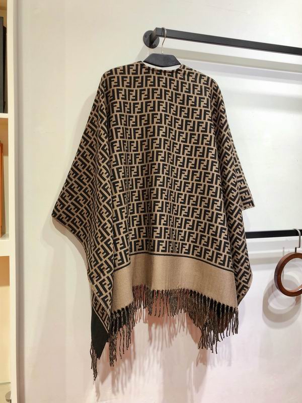 Fendi cloak 145X155cm 51%羊毛49%羊绒 E16 (7)