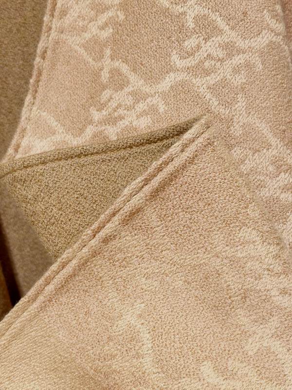 Fendi cloak 145X155cm 51%羊毛49%羊绒 E17 (4)