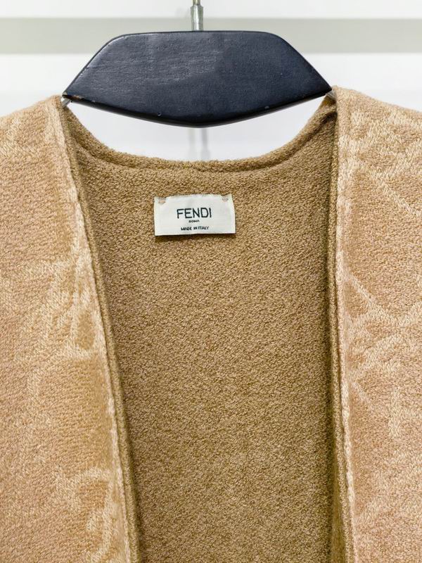 Fendi cloak 145X155cm 51%羊毛49%羊绒 E17 (5)