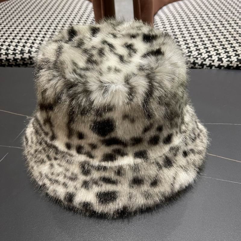 Fendi hat (553)