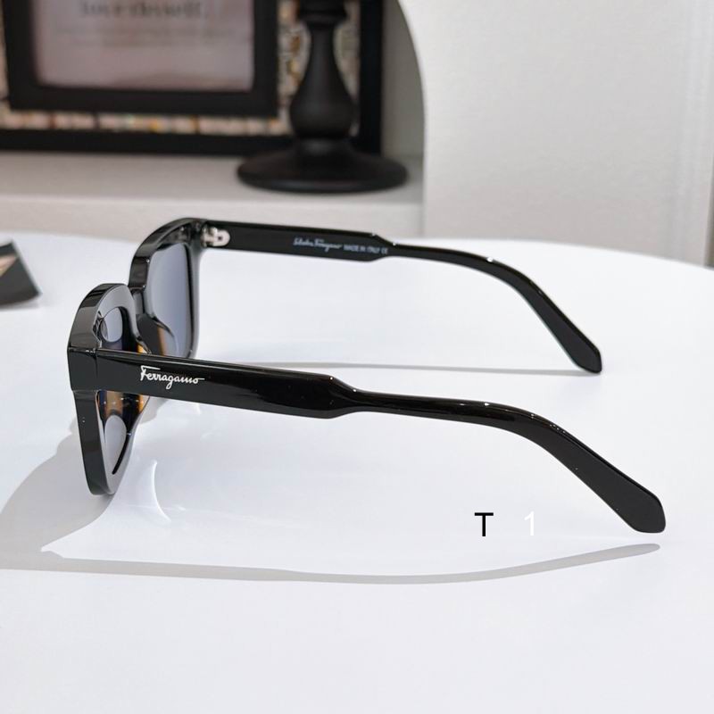 Ferragamo F1021 48 23-145 A06