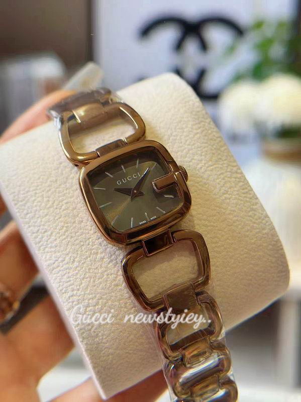 Gucci 24X22.4mm 33 (21)