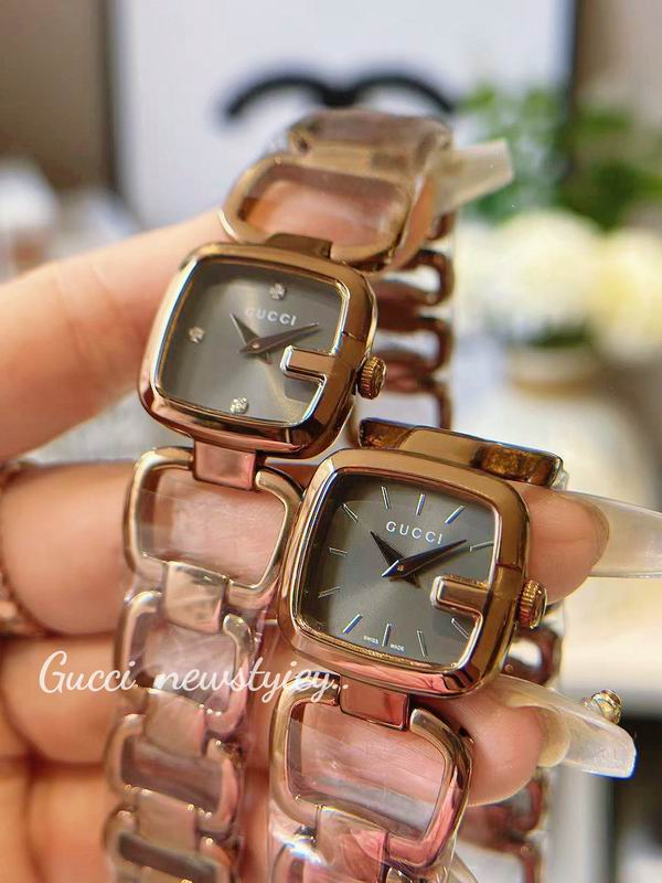 Gucci 24X22.4mm 33 (26)