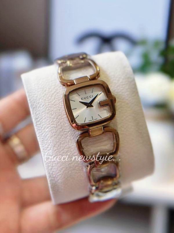 Gucci 24X22.4mm 33 (28)