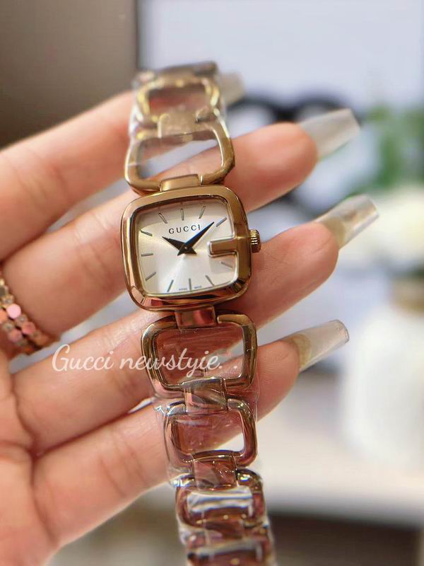 Gucci 24X22.4mm 33 (31)