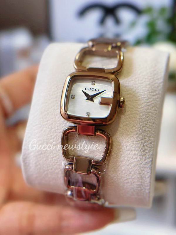 Gucci 24X22.4mm 33 (32)