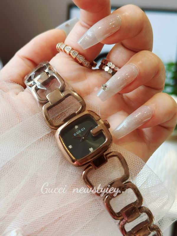 Gucci 24X22.4mm 33 (46)