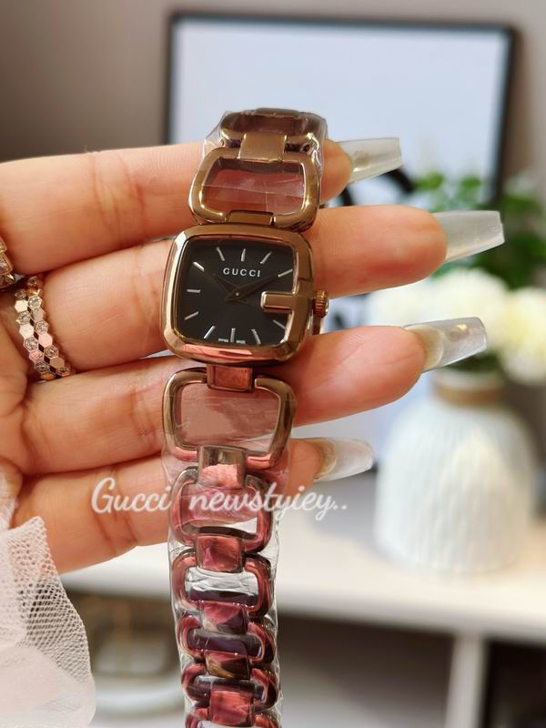 Gucci 24X22.4mm 33 (49)