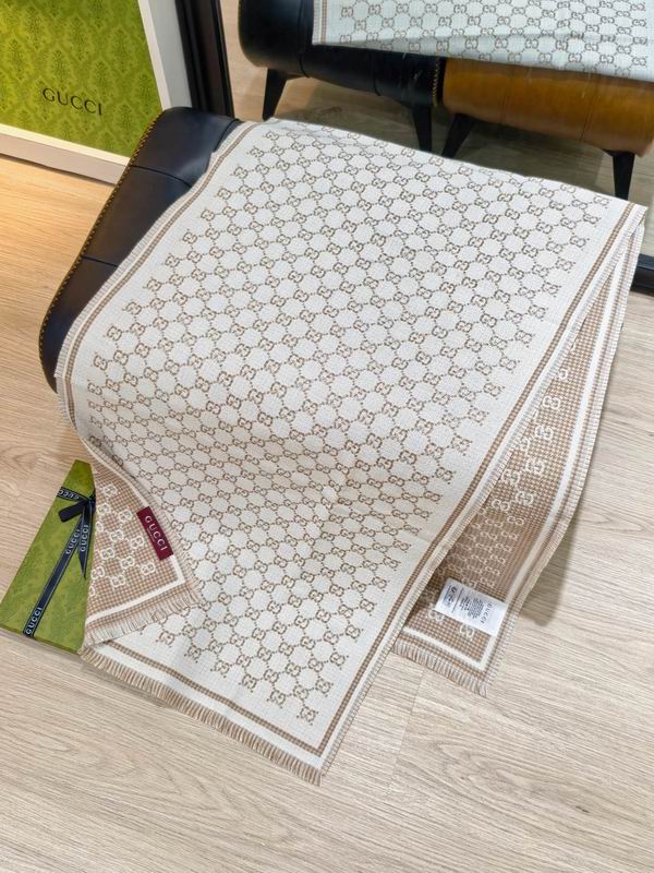 Gucci Scarf 47X180cm E01 (51)
