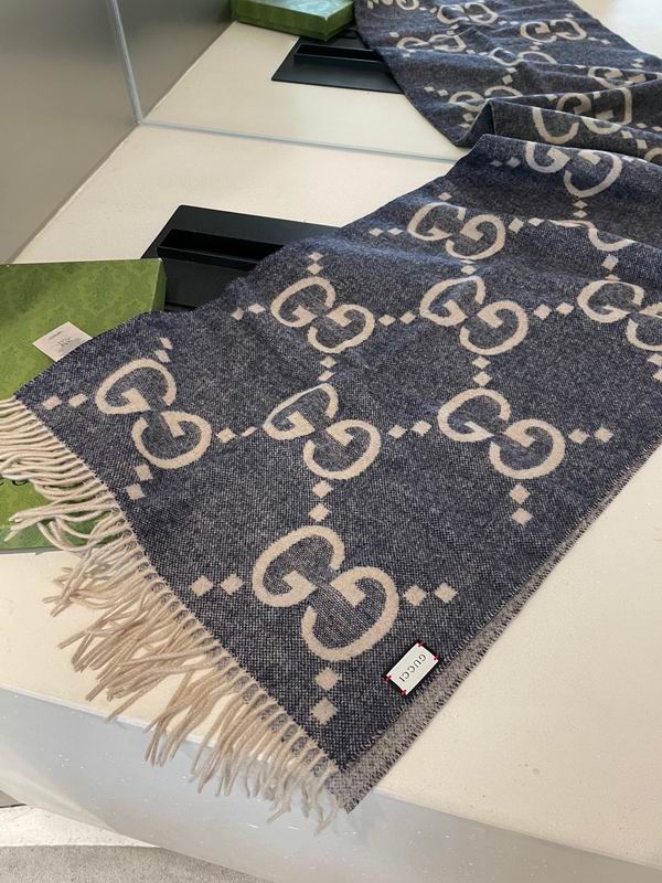 Gucci scarf 45X195cm E 06 (41)