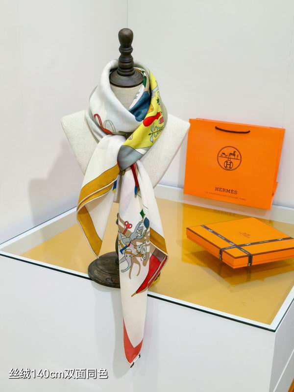 Hermes Scarf 140X140cm 70%羊绒 30%真丝 E15 (10)