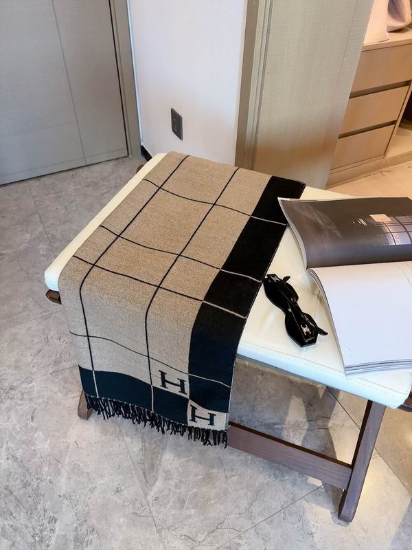 Hermes scarf 180X65cm 70%羊绒30%真丝 E15 (1)