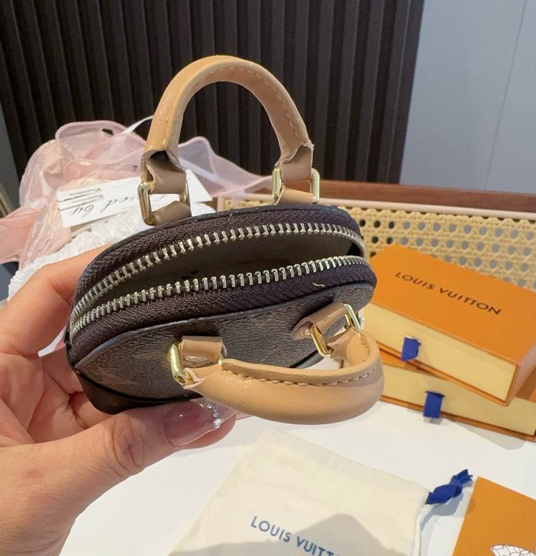 LV AirPod bag (6)