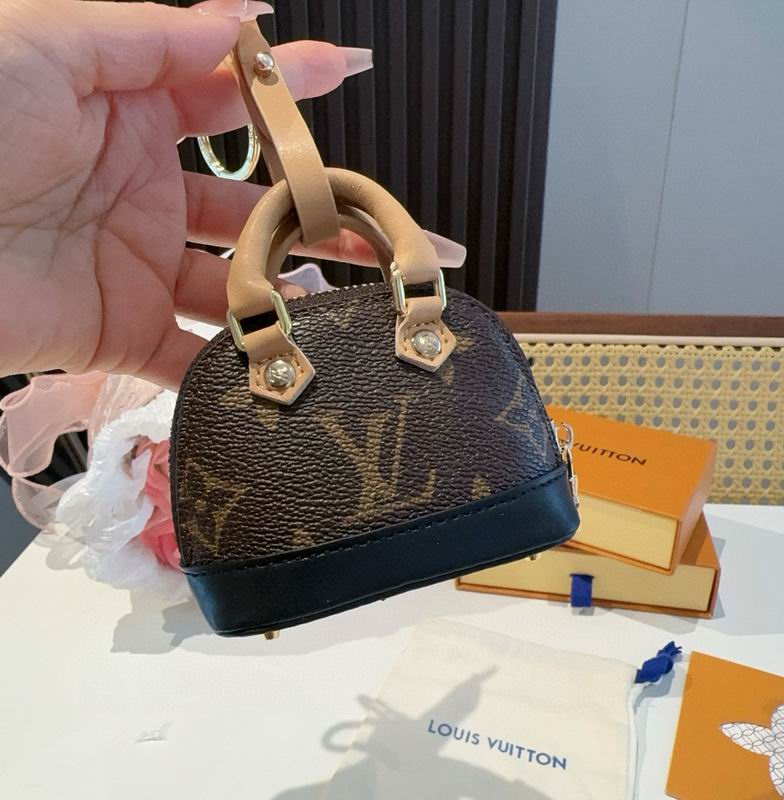 LV AirPod bag (8)