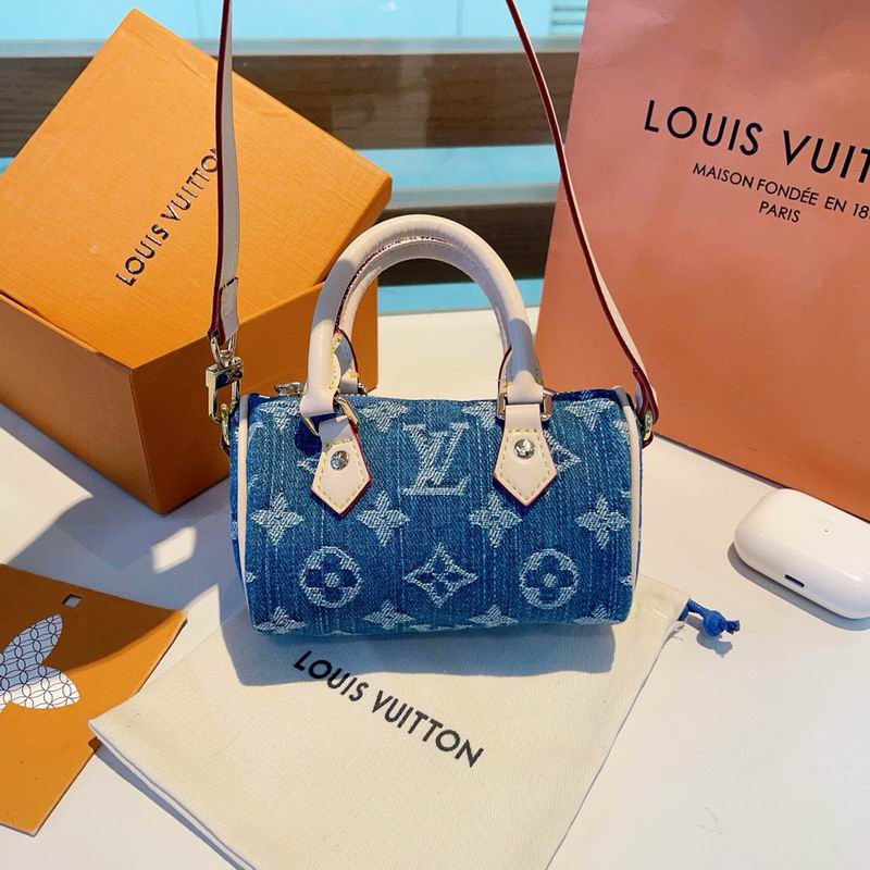 LV AirPods bag 3.5X8cm (2)