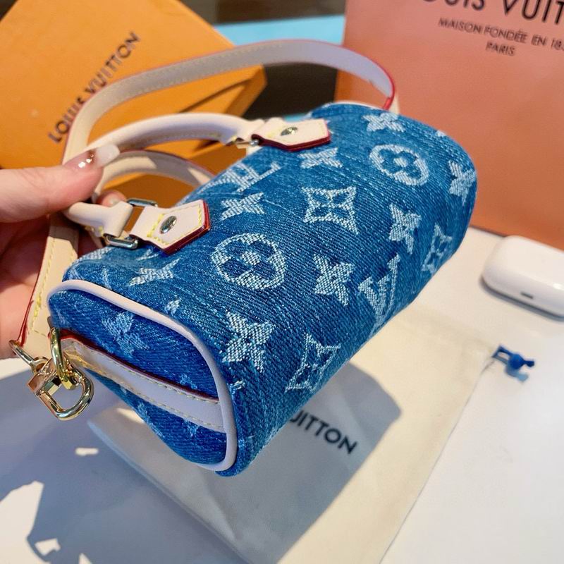LV AirPods bag 3.5X8cm (4)