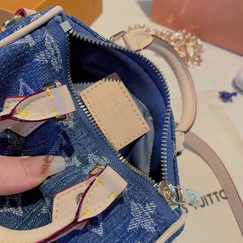 LV AirPods bag 3.5X8cm (5)